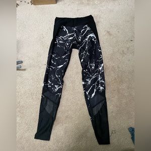 Athletic leggings size S